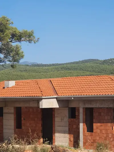 Sc fatih inşaat  120  villa kremit catı işleri 