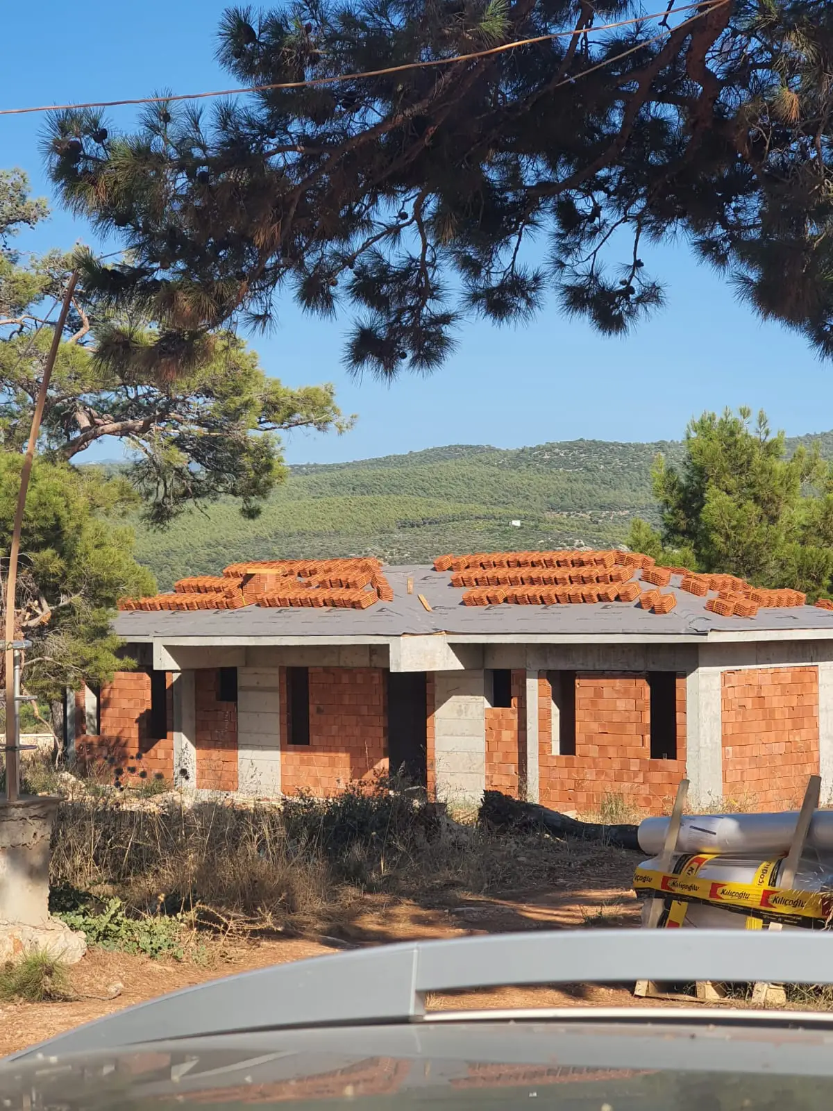 Sc fatih inşaat  120  villa kremit catı işleri 